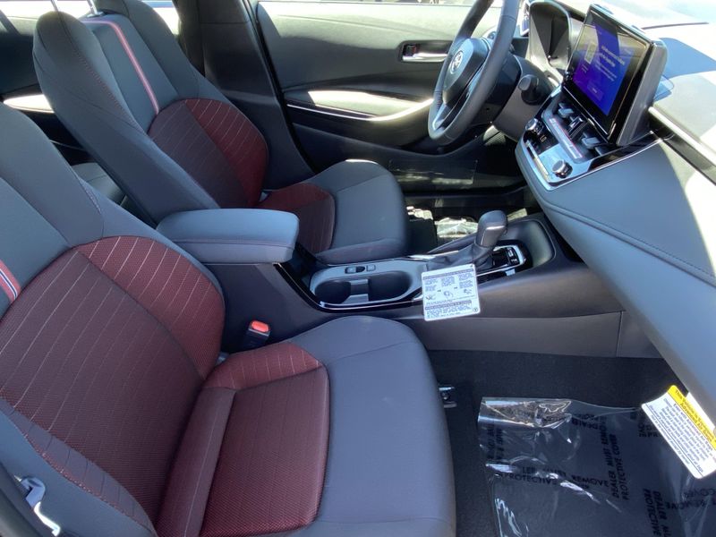 New 2025 Toyota Corolla SEImage 10