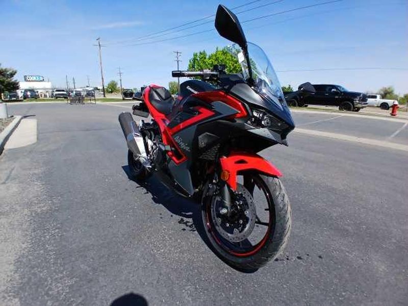 2025 Kawasaki NINJA 500 SE ABS 