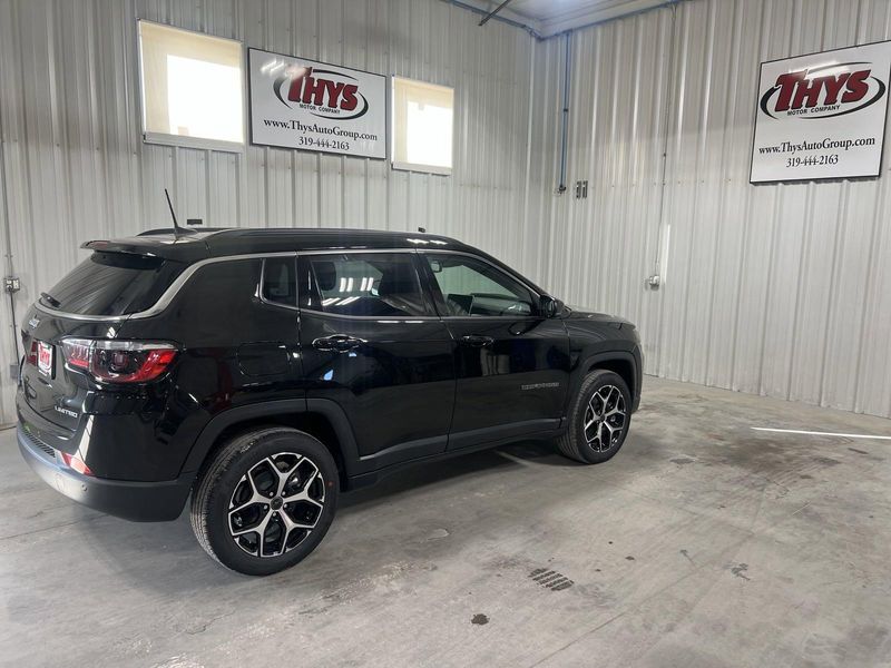 2025 Jeep Compass Limited 4x4Image 4