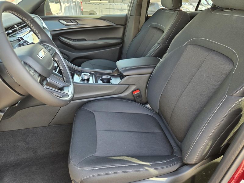New 2026 Jeep Grand Cherokee Laredo X 4x2