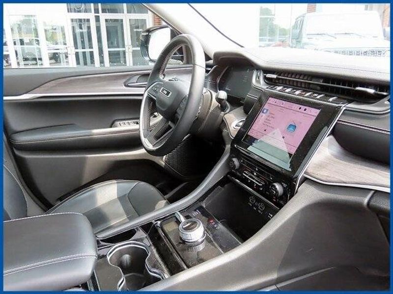 Used 2022 Jeep Grand Cherokee LimitedImage 8