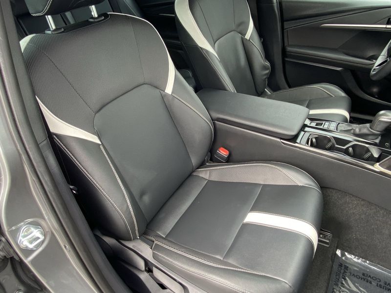 Used 2025 Toyota Camry SEImage 11