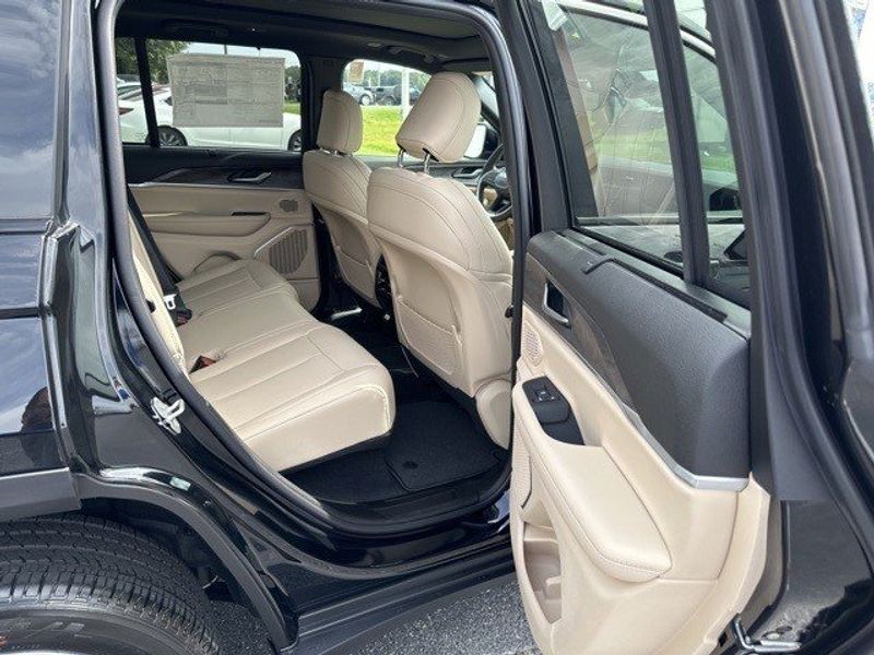 2023 Jeep Grand Cherokee 4xeImage 9