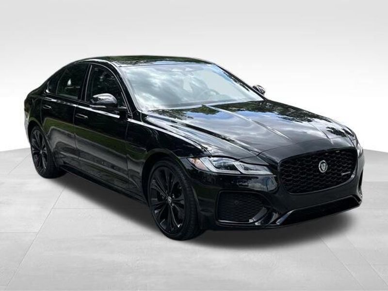 2024 Jaguar XF R-Dynamic SE