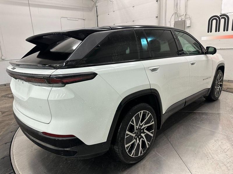 2025 Jeep Wagoneer S Wagoneer S LimitedImage 11