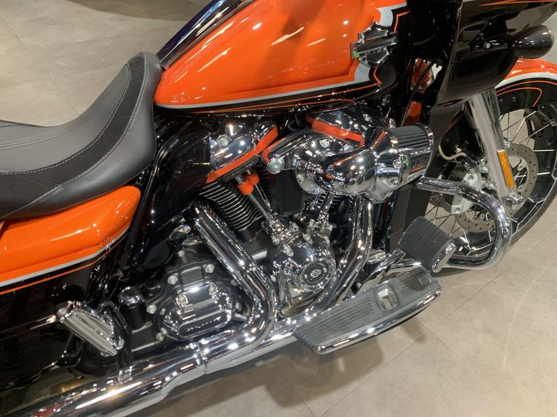 Used 2022 Harley-Davidson Road Glide CVO Road Glide Image 15