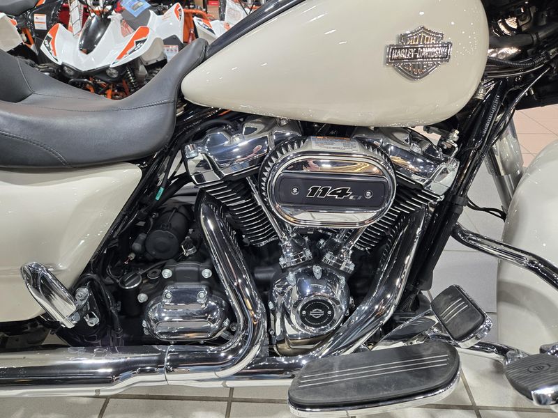 USED 2022 HARLEY STREET GLIDE SPECIAL Image 11