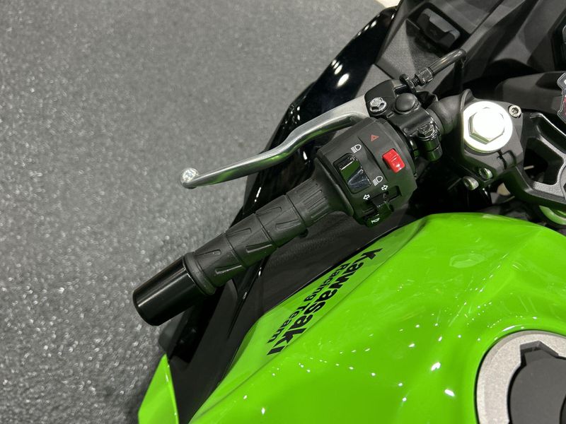 2024 Kawasaki NINJA 500 KRT EDITION SE ABS  in a LIME GREEN/EBONY exterior color. Del Amo Motorsports of Redondo Beach (424) 390-7811 delamomotorsports.com 