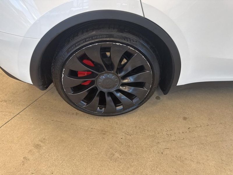 2023 Tesla Model Y Performance