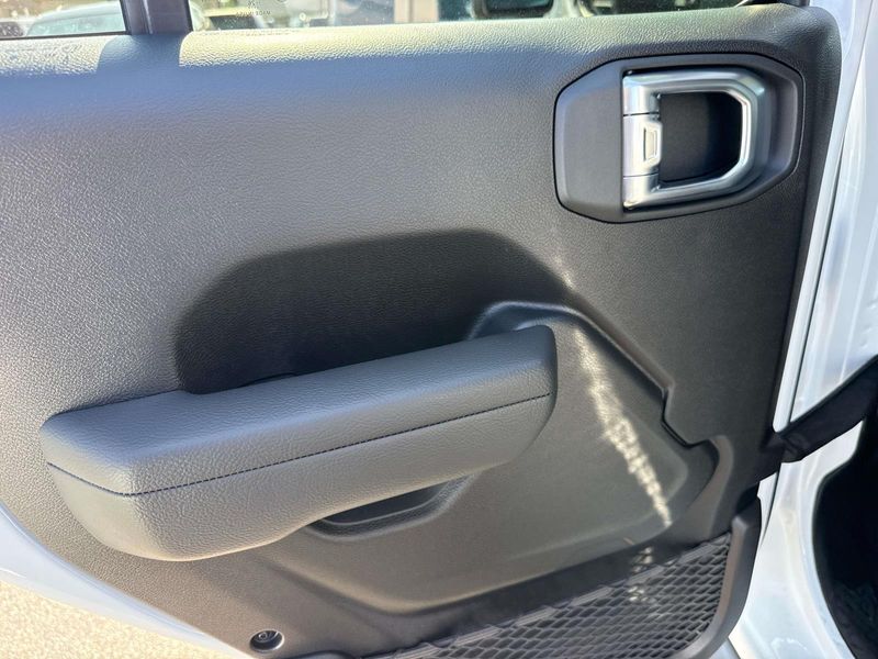 New 2026 Jeep Wrangler 4-door Rubicon
