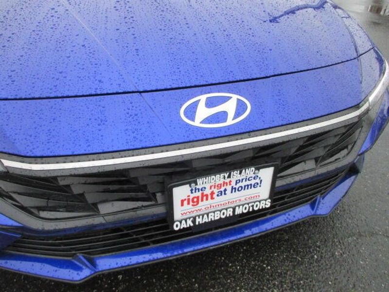 Used 2025 Hyundai Elantra SEL ConvenienceImage 4