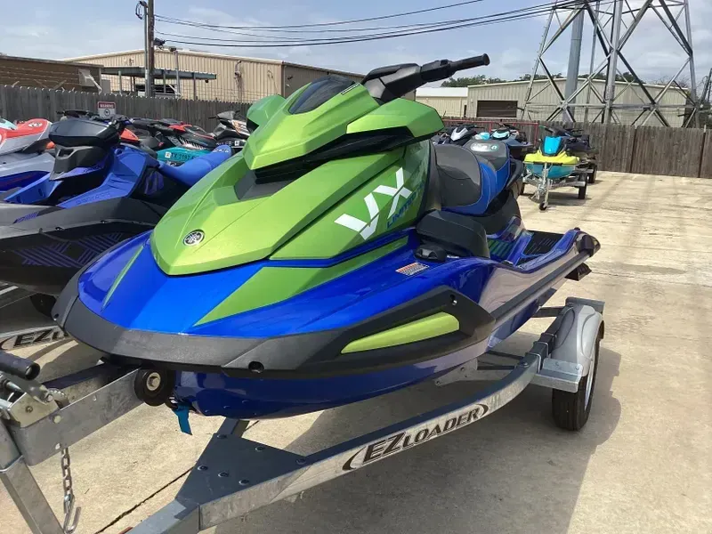 2024 Yamaha WAVERUNNER VX LIMITED HO AZURE BLUE AND ACID GREEN Image 5