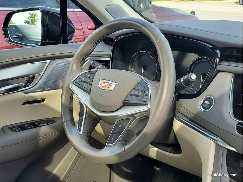 Used 2021 Cadillac XT5 AWD Premium LuxuryImage 17