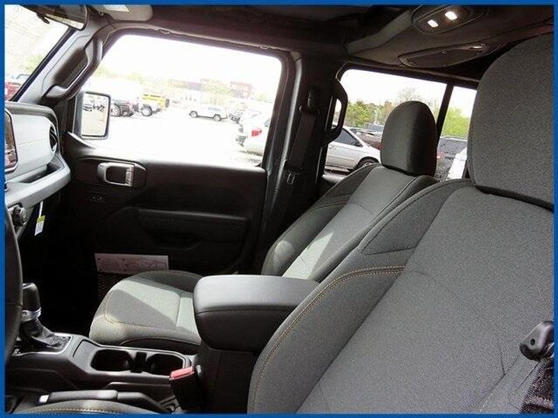 2025 Jeep Wrangler Sport SImage 14