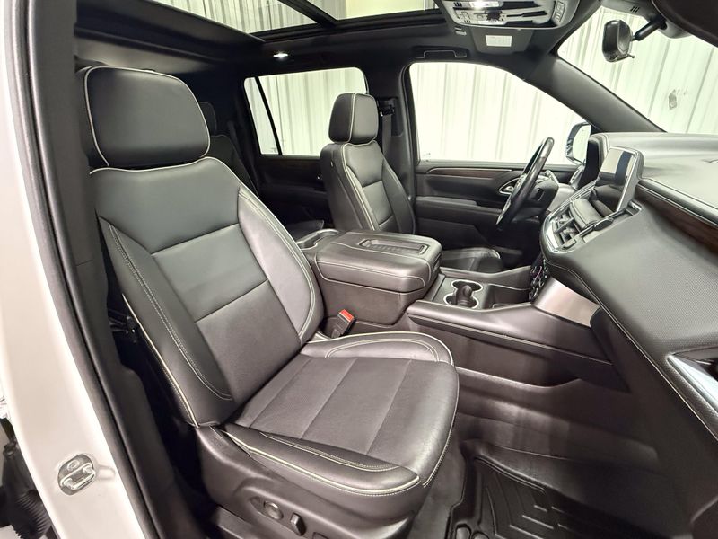 Used 2021 Chevrolet Suburban PremierImage 12