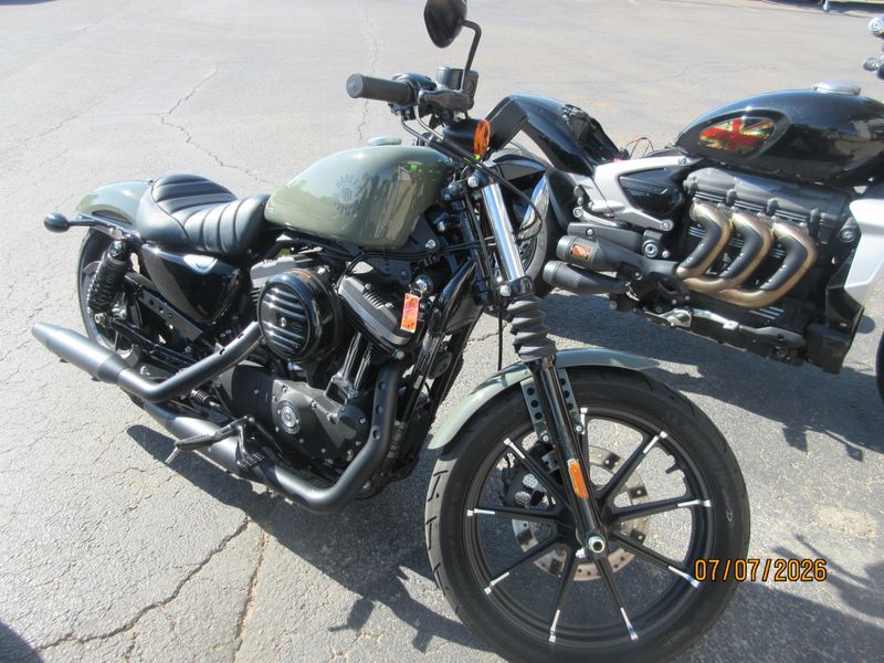 USED 2021 HARLEY SPORTSTER IRON 883 Image 1