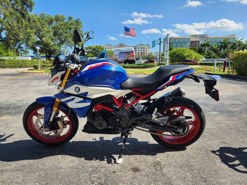 2024 BMW G 310 R Image 1