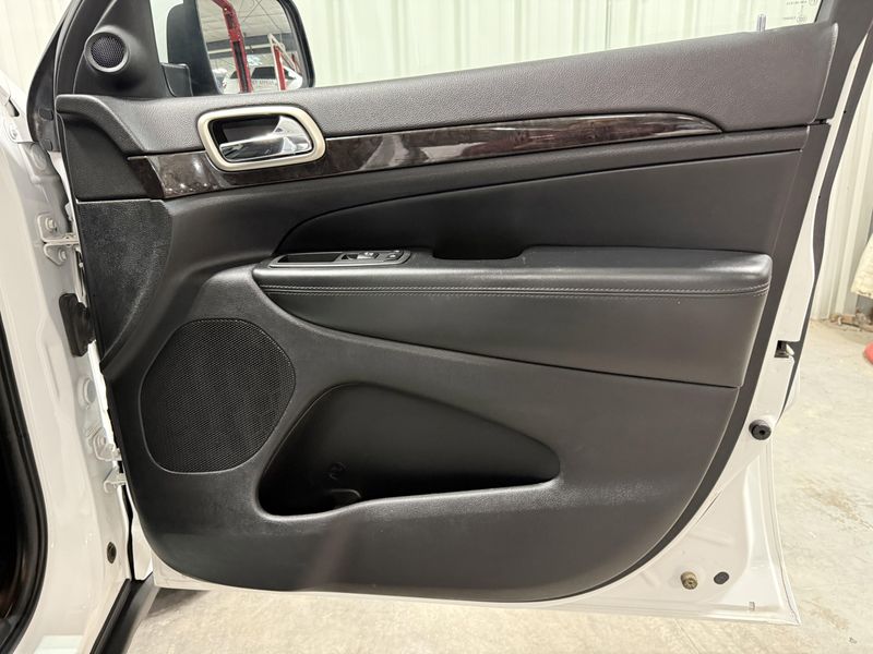 Used 2013 Jeep Grand Cherokee LaredoImage 13