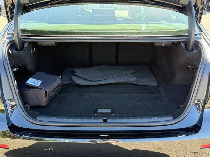 Used 2023 BMW 5 Series 530e iPerformanceImage 15