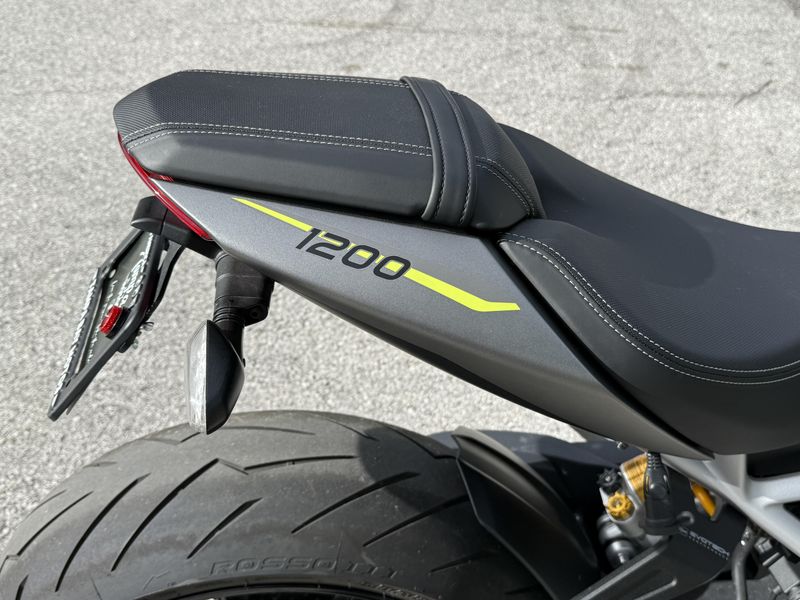 2022 Triumph Speed Triple 1200 RS