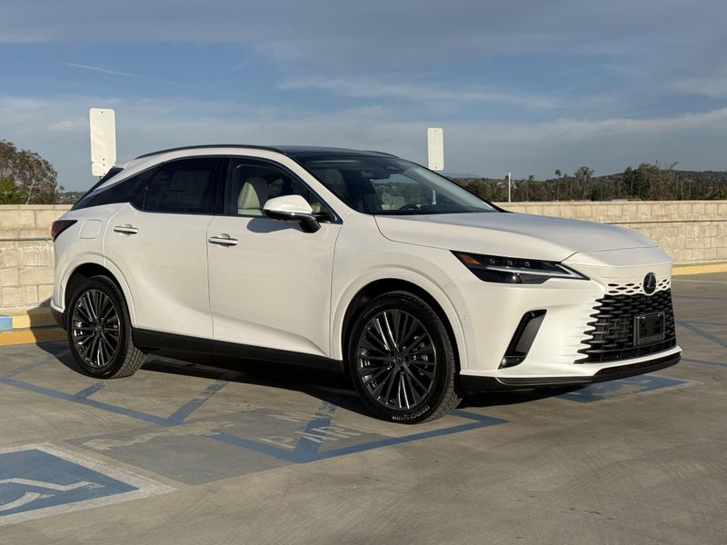 New 2026 Lexus RX 450h+ LuxuryImage 2