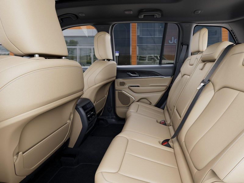 New 2026 Jeep Grand Cherokee Limited 4x4Image 62