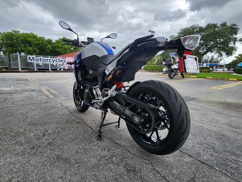 Used 2022 BMW F 900 R Image 7