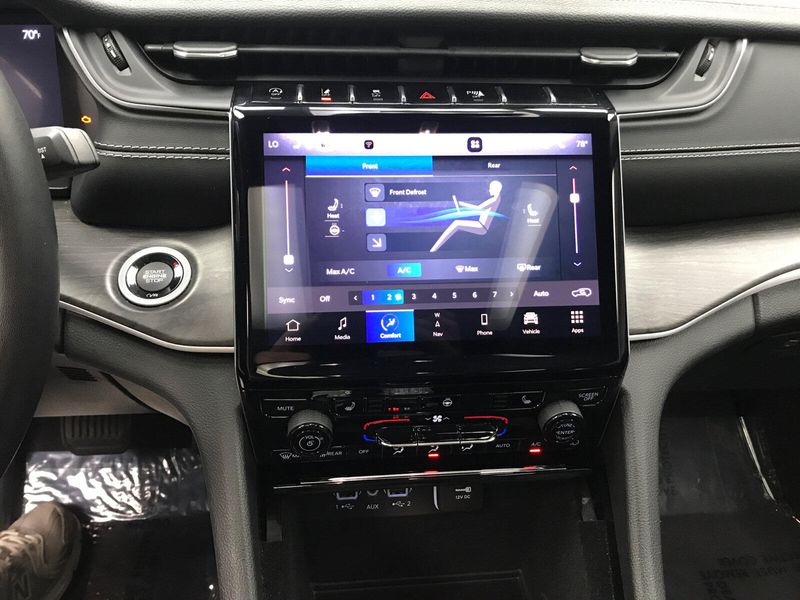 Used 2022 Jeep Grand Cherokee L LimitedImage 7