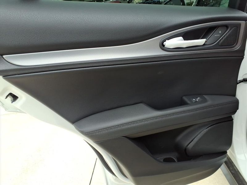 New 2025 Alfa Romeo Stelvio AWDImage 11