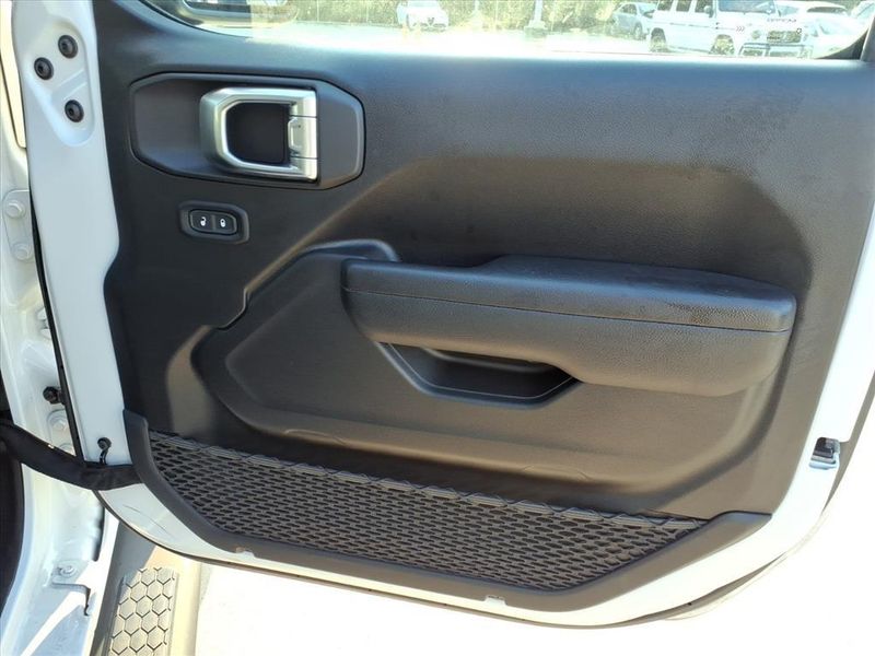 Used 2024 Jeep Wrangler Sport SImage 9