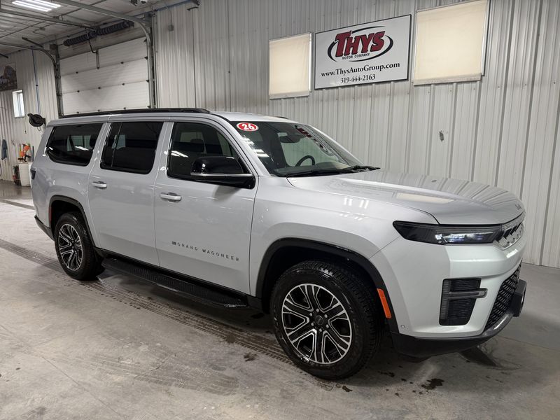 2026 Jeep Grand Wagoneer L 4x4Image 1