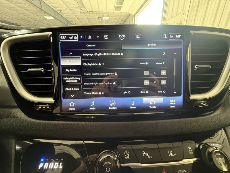 Used 2026 Chrysler Pacifica SelectImage 28