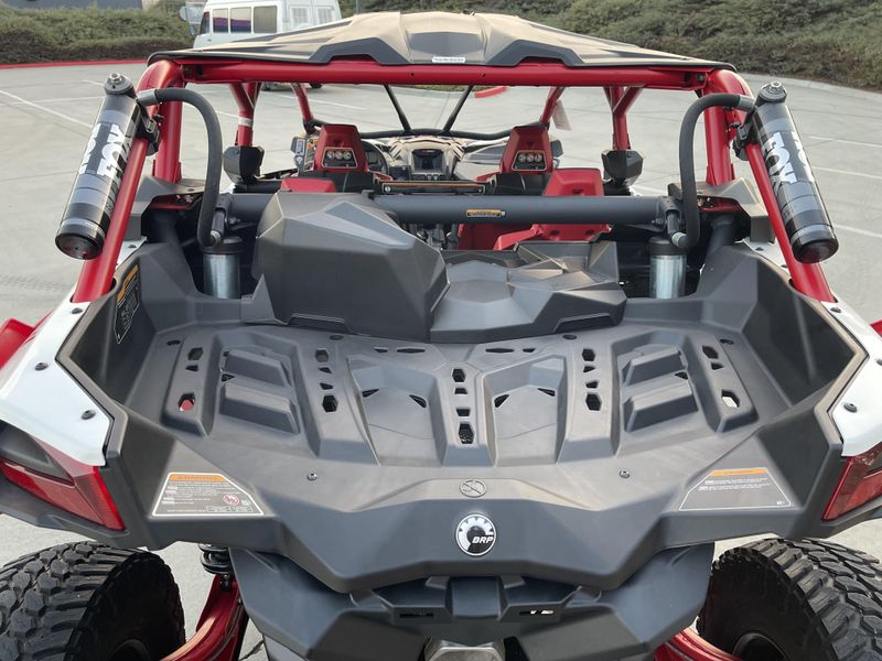 2025 Can-Am MAVERICK X3 MAX X RC TURBO RR Image 9