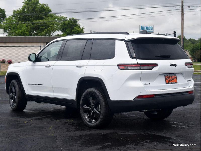 2025 Jeep Grand Cherokee L Limited 4x4Image 11