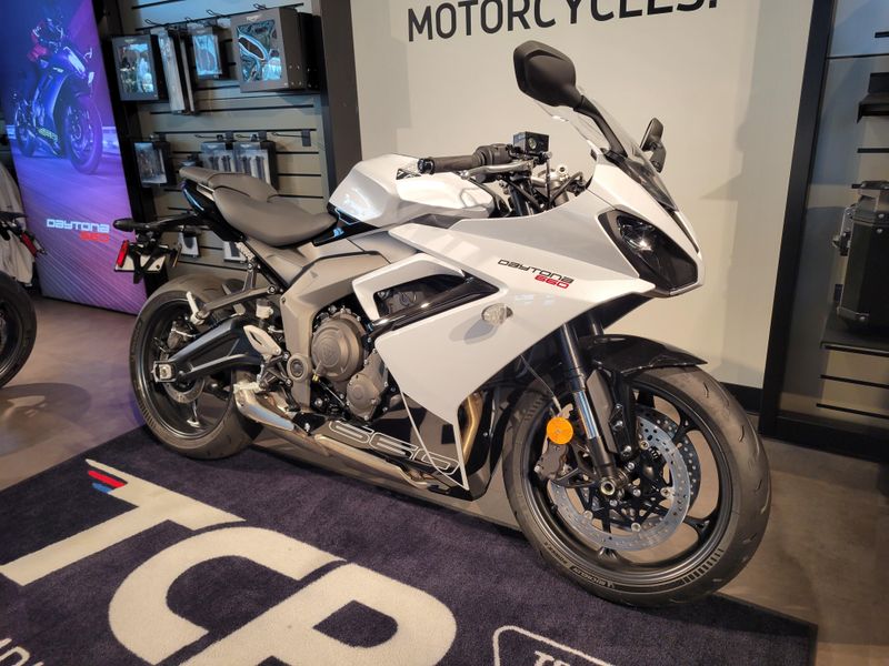 New 2025 Triumph DAYTONA 660 