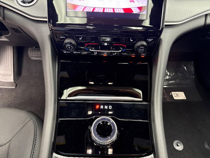 New 2025 Jeep Grand Cherokee L Laredo X 4x4Image 15