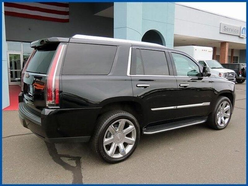 2020 Cadillac Escalade Premium LuxuryImage 7