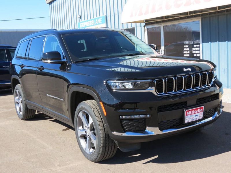 2025 Jeep Grand Cherokee L Limited 4x4Image 2