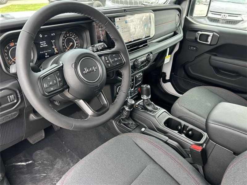 New 2026 Jeep Wrangler 4-door RubiconImage 15