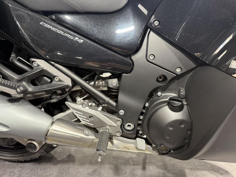 Used 2022 Kawasaki CONCOURS 14 ABS Image 4