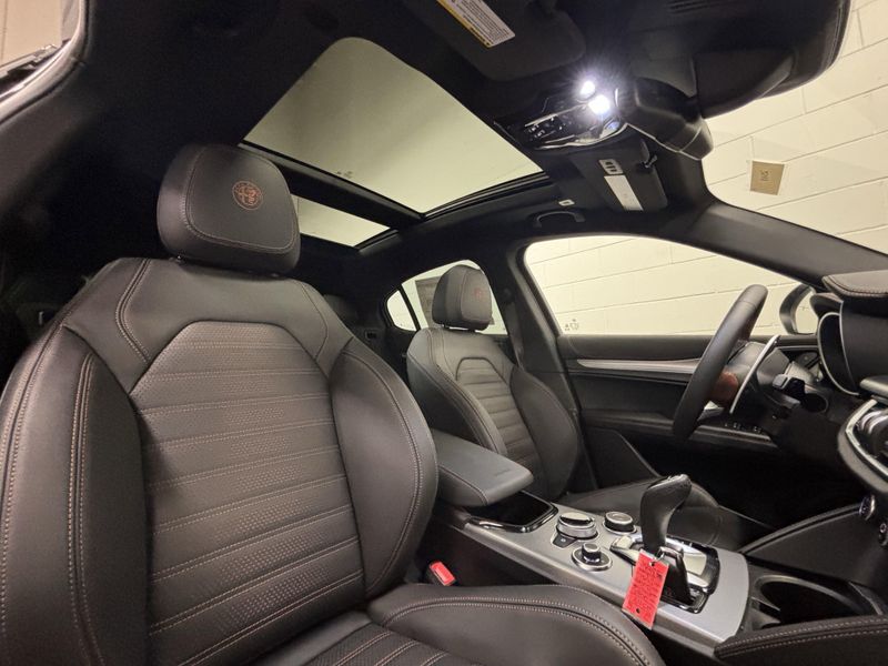 New 2025 Alfa Romeo Stelvio Intensa AwdImage 12