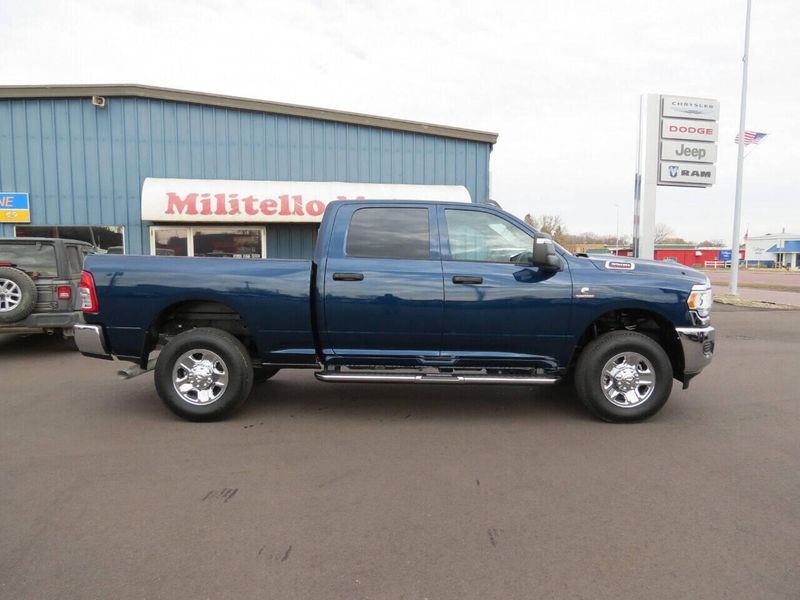 2024 RAM 3500 Tradesman Crew Cab 4x4 6