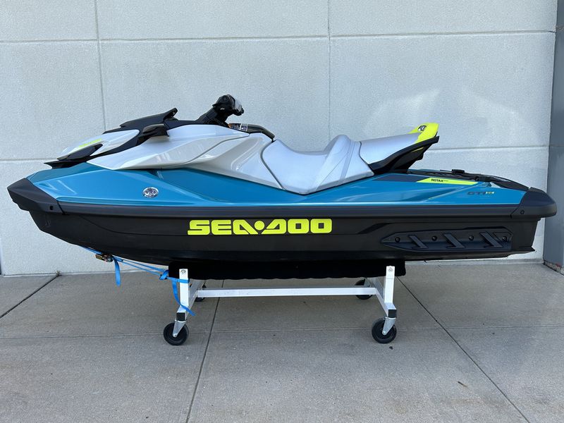 2024 SEA DOO GTI SE 130  in a TEAL BLUE / MANTA GREEN exterior color. Cross Country Powersports 732-491-2900 crosscountrypowersports.com 