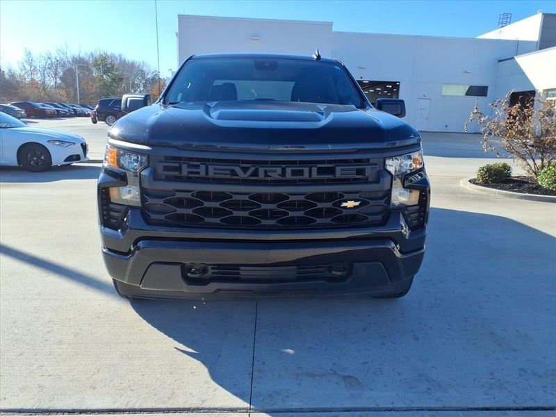 Used 2023 Chevrolet Silverado 1500 CustomImage 4