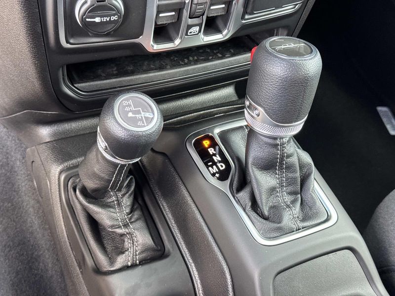 New 2026 Jeep Gladiator Sport S 4x4