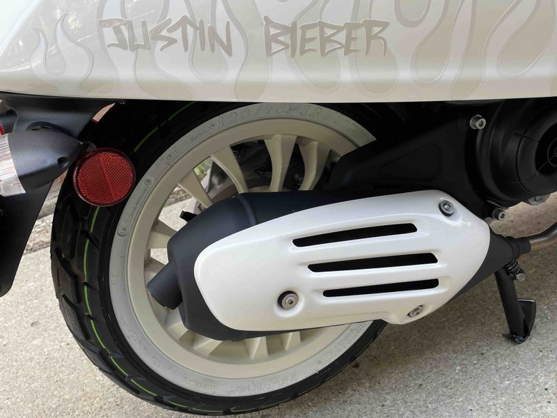 2022 Vespa Sprint 50 Justin Bieber X in a Bianco Justin Bieber x Vespa exterior color. Motoworks Chicago 312-738-4269 motoworkschicago.com 