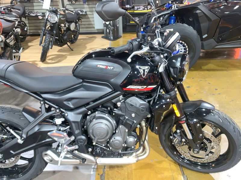 New 2025 Triumph TRIDENT 660 Image 11