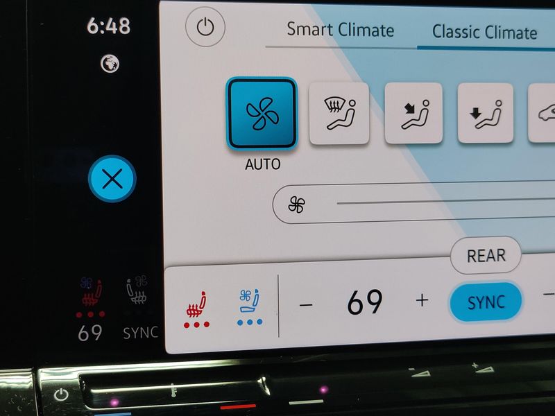 Used 2025 Volkswagen Atlas SEL Premium AWD R-Line Sunroof/NavImage 29