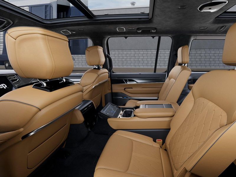 2026 Jeep Grand Wagoneer Summit Reserve 4x4Image 23