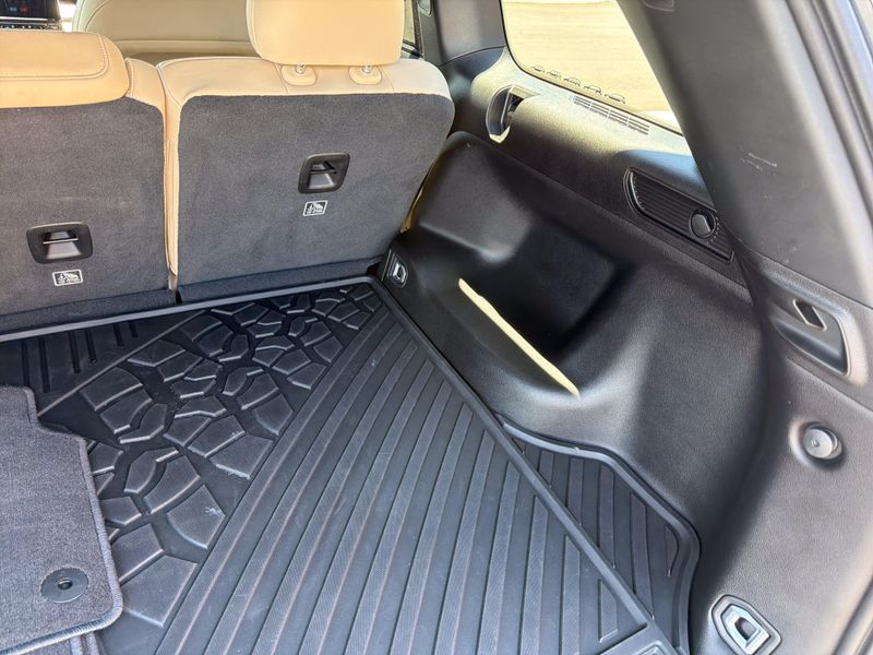Used 2025 Jeep Grand Cherokee LimitedImage 23